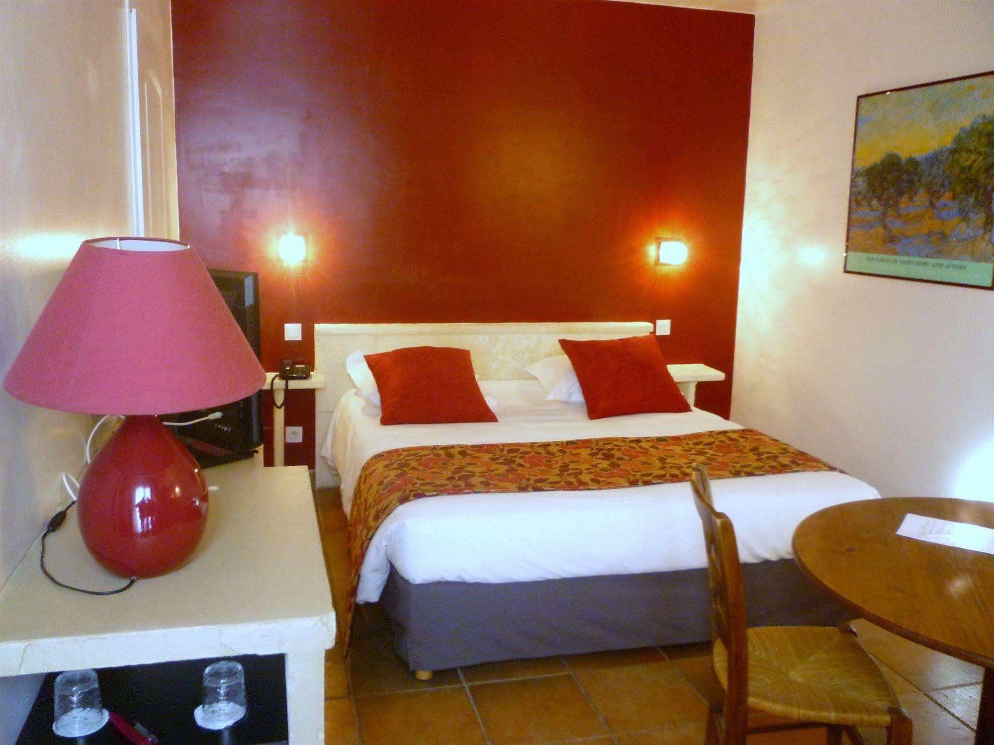 Val Baussenc, The Originals Relais Hotel Maussane-les-Alpilles Exterior photo